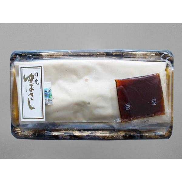 世界遺産で有名な日光の名産「日光ゆば」。国産大豆100％使用し、日光連山の銘水で仕立て、すべて昔ながらの手づくりで作っています。日光食品自慢の引上げゆばは、よく冷やしてわさび醤油や酢醤油、そばつゆなどを掛けてお召し上がりください。※この商品...