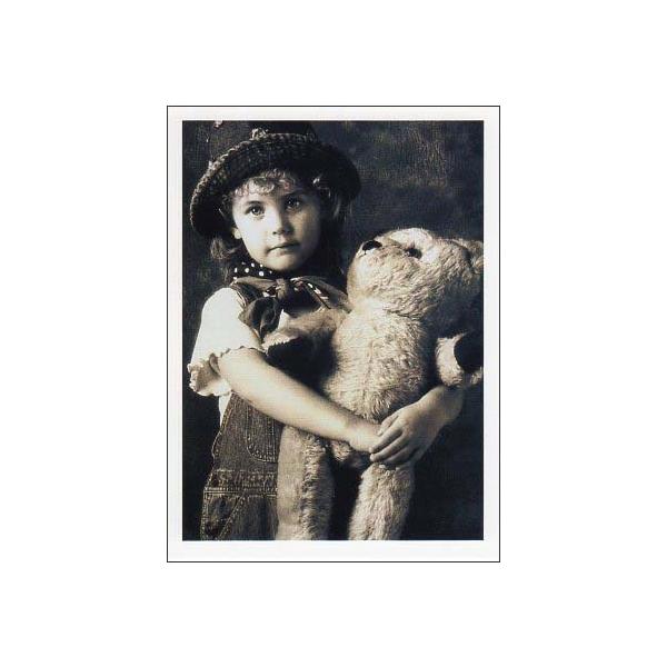ポストカード モノクロ写真 ぬいぐるみを抱いた少女ロベルタ