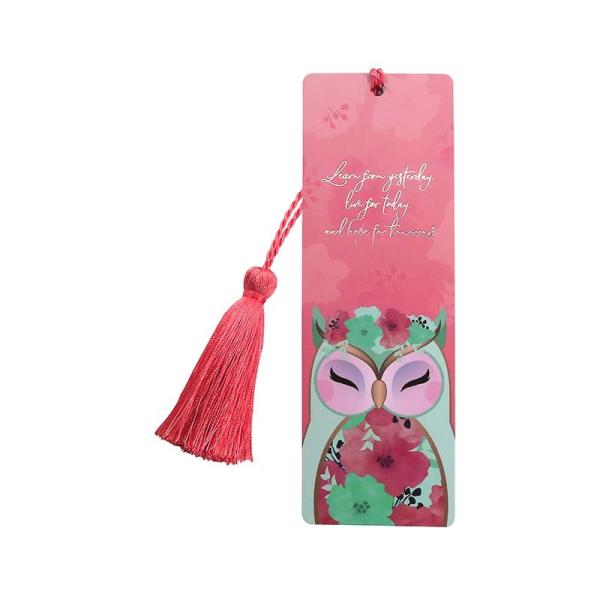 オーストラリアのデザイナーがフクロウの動物をモチーフに生み出したWise Wingsのブックマークです。マットな紙質に箔押し加工が施されたしおりにタッセルが付いています。また、フクロウに「教養」「知識」「希望」などの願いを込めて作られていま...