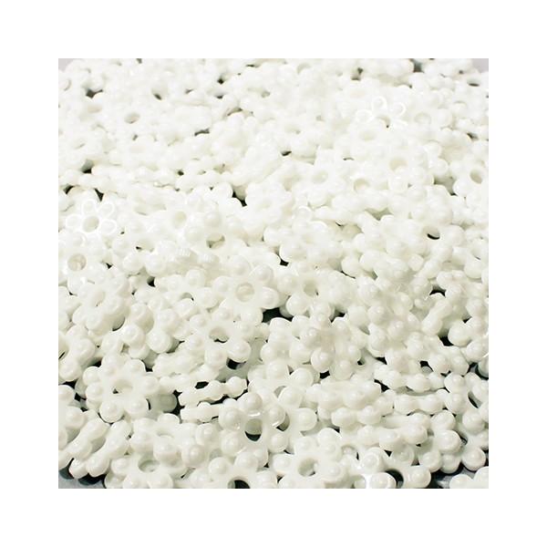 ひも通しあそびや、ままごとの具材に見立ててあそぶことのできる花はじき。並べてあそんだり、ひも通しとしてあそんだり、画僧のようにチェーンリングと合わせてあそぶことも可能です。※チェーンリングの大きさが以前販売されていたものと仕様が変わり、花は...