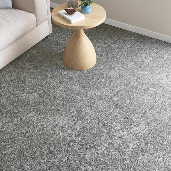 【種類】タイルカーペット（カーペットタイル）【サイズ】（1枚あたり）寸法：500mm x 500mm全厚：7mmパイル長：4.5~2.5mm【機能性】防汚性 制電 防炎 重歩行 フェルトバック対応【単位】1枚単位販売（20枚ごとに追加送料が...