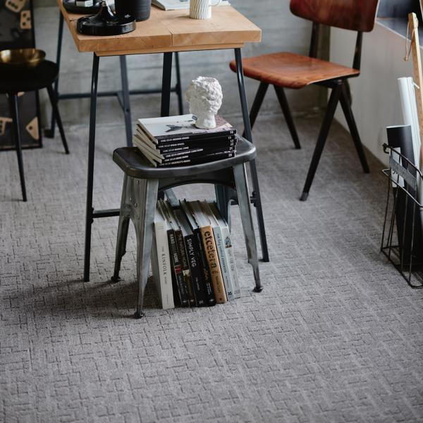 ※ご注意：こちらは商品見本のカットサンプル専用ページです※【種類】住宅用タイルカーペット【サイズ】＜約25cmｘ12cm 程度＞※カット箇所はランダムとなります【メーカー/カタログ】東リ（TOLI） ファブリックフロア Vol.5カットパイ...