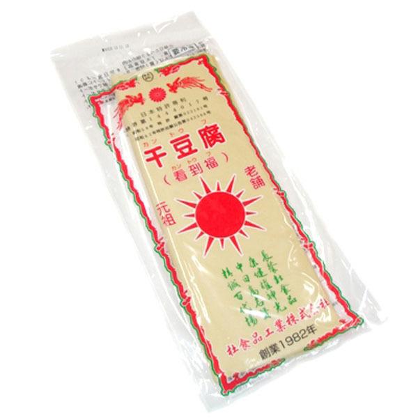 商品詳細■商品名：干豆腐（百頁）■原材料名：　大豆、グリセリン脂肪酸エステル・塩化マグネシウム■内 容 量：5枚■賞味期限：詳細は商品に記載■原産者：杜食品工業株式会社■保存方法：　冷蔵または、冷凍保存で保管してください。　※開封後は冷蔵保...