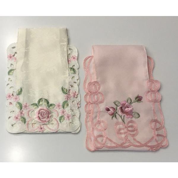 【仕様用途】ローズトイレットペーパーホルダーカバーです！生地も美しく、とってもエレガントなデザインですオフホワイトの生地はうっすらとリボン柄でかわいいですよピンクはシンプルな無地で綺麗なピンクカラーですよ取り付け・取り外しがとっても簡単です...