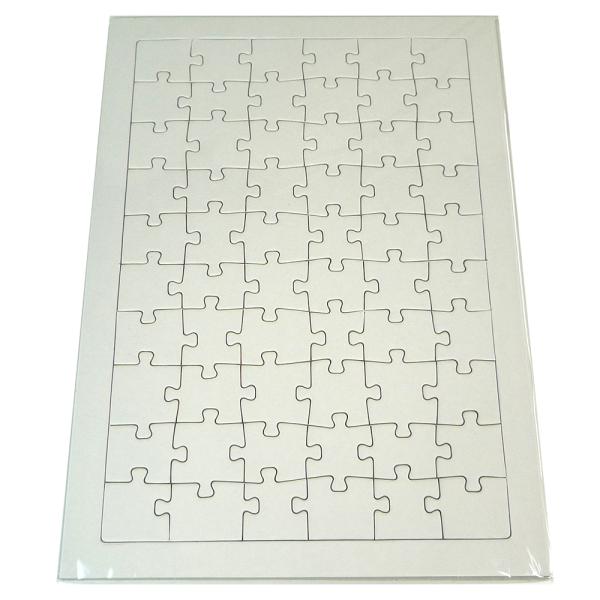透明スリーブと展示用スタンド台紙がセットされているジグソーパズルです。　展示の際は吊下げとスタンドタイプどちらでも可能です。　透明スリーブ（カバー）でピースがバラバラになりません。　サイズ：約295×210×3mm　材質：ジグソーパズル・ス...