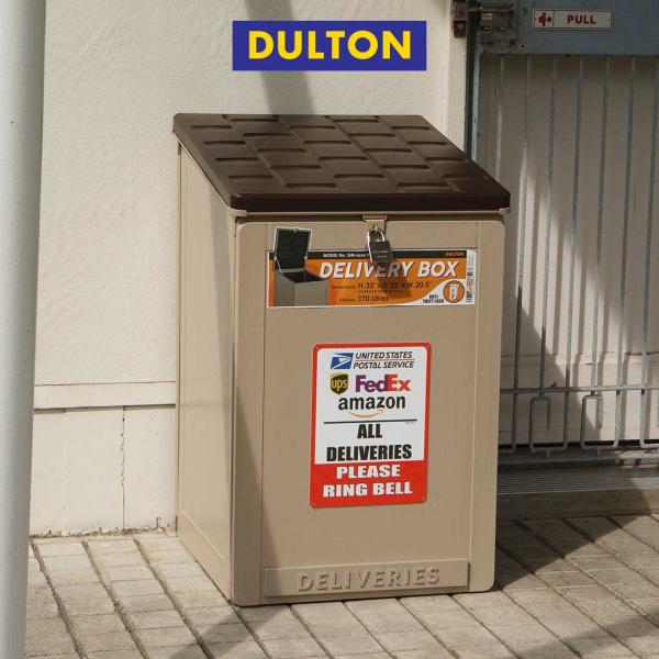 【本体サイズ (約)】：H.845mm W.520mm D.560mm【素材】：ポリプロピレン、スチール 【付属品】・プレート(DELIVERIES)・プレート(無地)・ステッカー【説明】：受け取る側も届ける側もどこか愉しめる宅配ボックス。...