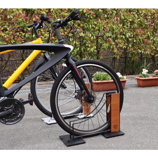 yHide Out Worksz]ԃX^h  lC