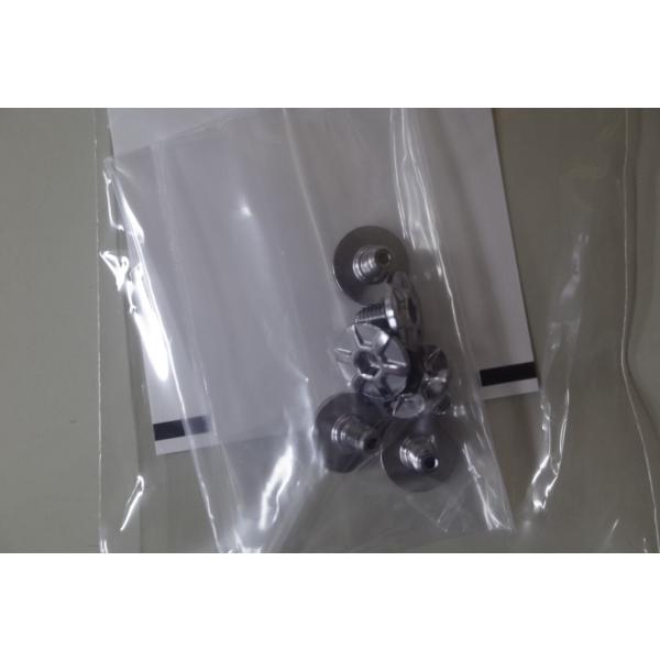 ・軽量タイプ SPD-SLクリートボルト (M5x8mm) 6個入り。・重量：約17g(6本)。・コード番号：YL8898050