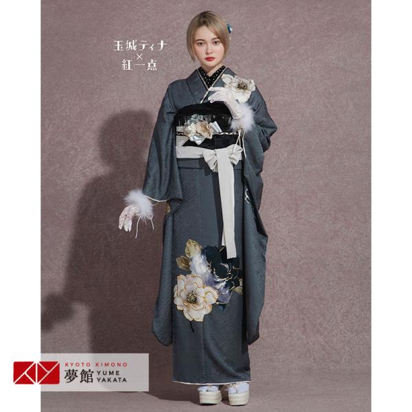 [Release date: June 1, 2025]人気ブランド「玉城ティナ×紅一点」の振袖セット。グレー地に薔薇を描いた、シンプルでモダンなお着物です。【 ブランド 】玉城ティナ×紅一点【 着物寸法 】身丈166cm / 袖丈108c...