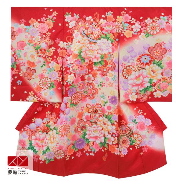 光沢のある赤地に鈴と牡丹を描いたお着物。鈴と牡丹以外にも鞠・桜など、たくさんの花々が散りばめられ、豪華で華やかな柄行となっています。 【 ブランド 】-【 素材 】ポリエステル※実物の色に近づけるよう画像処理をしておりますが、ご覧のブラウザ...