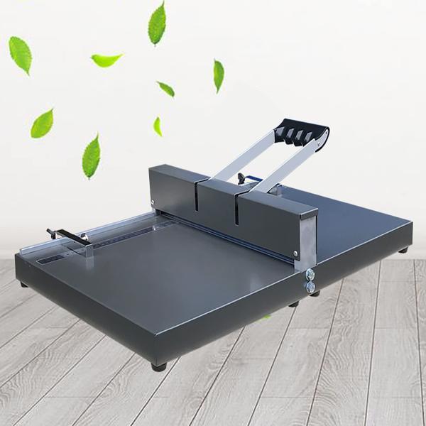 磁気ポジショニング: 磁気ポジショニングはより便利で正確です。 2 つの標準的なブック行のインデント位置が事前設定されています。くぼみのラインがくっきりと美しい。表紙のくぼみが読みやすい。テキストは変形しにくく、安定しており、耐久性がありま...