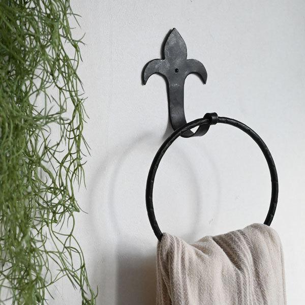 サークルタオルハンガーリリー タオルリング アイアン おしゃれ トイレ 洗面所 キッチン タオルホルダー タオル掛け ふきん掛け 壁 壁掛 アンティーク調 D 0786 Circletowellily ゆららかマーケット 通販 Yahoo ショッピング