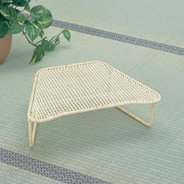 背筋が伸びて美しい姿勢を保てる正座ですがお年寄りや足の痛い方などにとってはかなりつらい姿勢です。そんな時に役立つのがこの籐正座器。体重をお尻だけでなく太もも部へ分散してくれるため、しびれのつらさや、足の痛みから解放されます。使用している姿も...