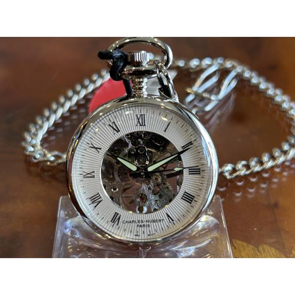 チャールズ・ヒューバート 懐中時計 ポケットウォッチ コレクションブランド：チャールズ・ヒューバートケース素材：Brass 真鍮 （しんちゅう）ケースサイズ：径 42mm重さ：40gムーブメント：手巻式風防：ミネラルクリスタルメーカー保証：...