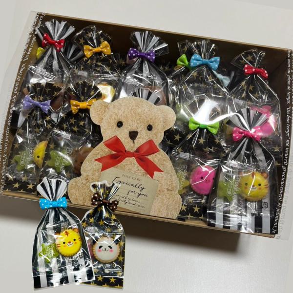 クリーム状にした砂糖でコーティングしたクラッカー（ヨーチ）とキャンディの詰合せです 内容：クラッカー1個、キャンディ1個　50袋セット 手軽に配れるプチギフトです 保存方法：直射日光、高温多湿を避けてください。お菓子 ギフト アニマル