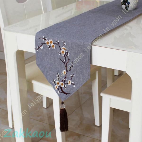 ★テーブルクロス ホテル レストランをインテリアの一つとして、シンプルで明るいお部屋を彩ります。 の天板・卓上にも最適！簡単に洗浄。★どんな空間にも馴染む柄、テーブルを華やかに演出してくれるテーブルカバー。家テーブル用だけではなく、パーティ...