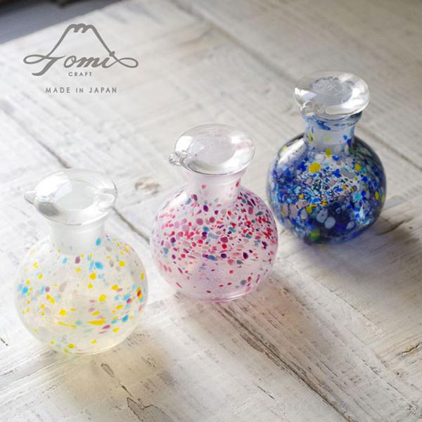 食卓が一気に華やかになる色合いのしょうゆさし 液だれしにくい機能性の高さは、一度使うと手放せません。職人が栓と本体をぴったり合わさるようすり合わせて作ります。醤油差し、酢、ソースにお使いください。■カラーは3種類「いき」カラーは、“江戸っ子...