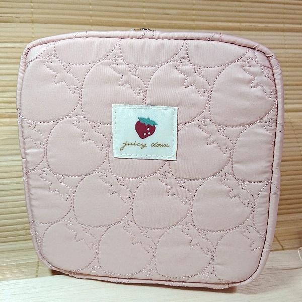 コスメポーチ ジューシードゥー スクエアポーチ/イチゴ キルティング