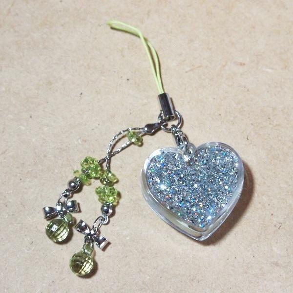 ハート型 キラカワ 携帯ストラップ蓄光入り 四つ葉のクローバー