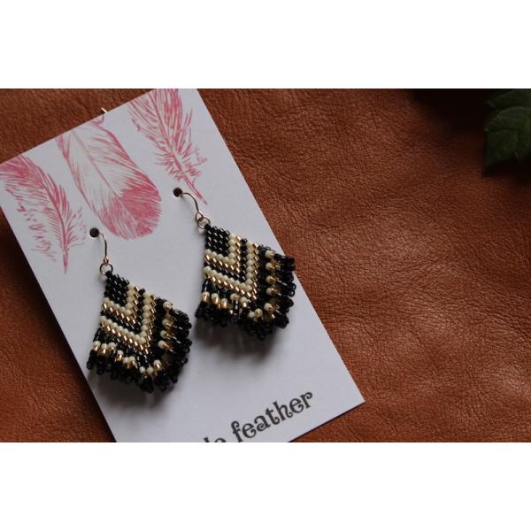 ピアス　オルテガ V ループフリンジ (ブラック)