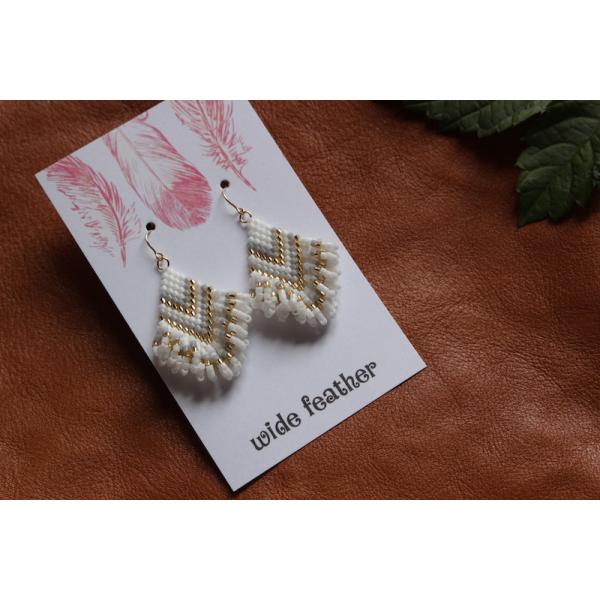 ピアス　オルテガ V ループフリンジ (ホワイト)