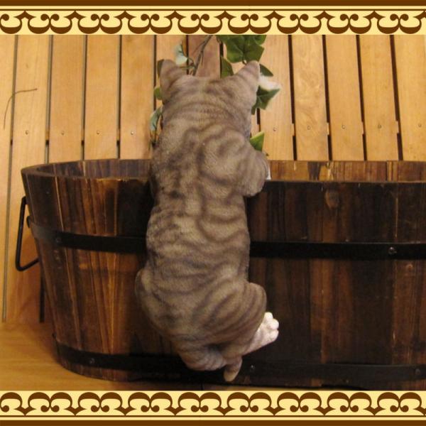 猫の置物 リアルな猫の置物 ぶらさがりキャット ブラウングレー ねこのフィギア ネコのオブジェ ガーデニング 玄関先 陶器 アメショー