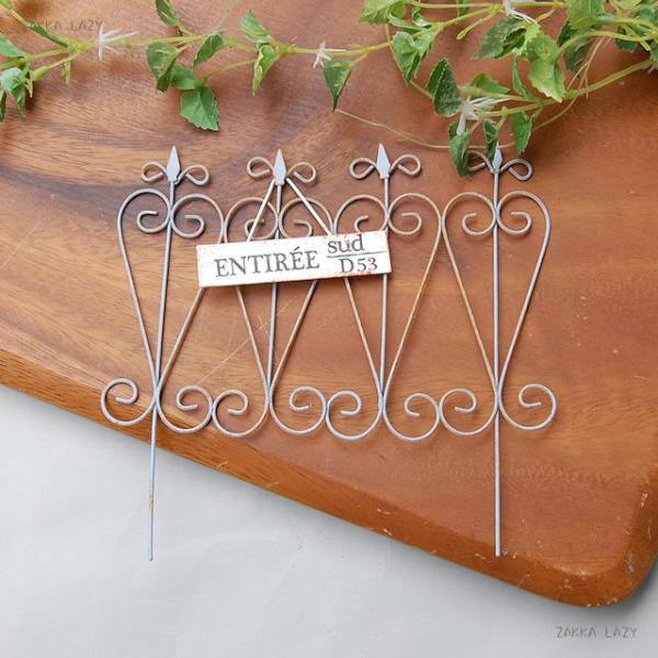 サイズ：W150×L5×H108(148)mm素材　：アイアン【注意事項】アンティークな雰囲気の商品の為、汚れ・サビ・歪み・凹み・塗装はがれ・傷・変形等がございます。商品の味としてご理解頂ける方のみのご購入でお願い致します。※商品写真はでき...