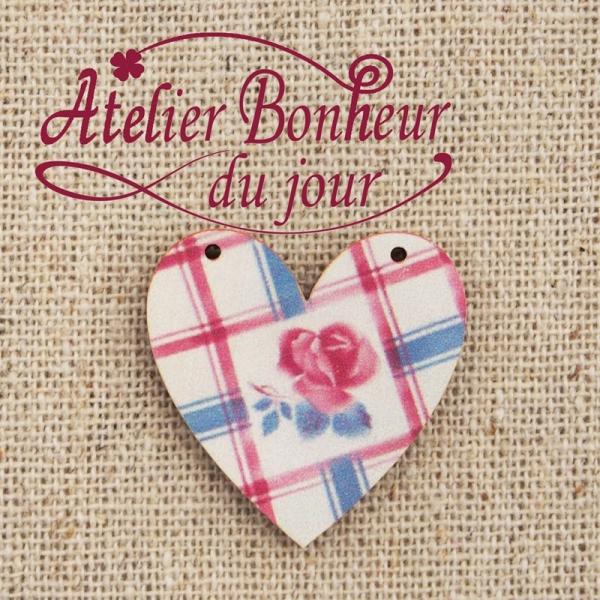 サイズ：約幅2.7cm×高さ2.5cm×厚み3mm素　材：木製※定形外郵便物OKブランド：Atelier Bonheur du jourデザイン：ハート チェック 花 バラ ピンク 白色 青色フランスのリヨンで作られている木製ボタン。モチー...