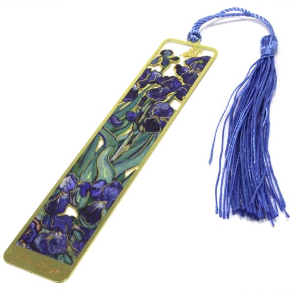 サイズ：約横2.2cm×縦10.8cm（本体）素　材：金属※定形外郵便物ＯＫデザイン：栞 青 アヤメ 菖蒲 タッセル絵画風の絵柄がオシャレな金属製のブックマーカーです。青を基調とし、アヤメ科の花がデザインされています。金色のフレームと縁取り...