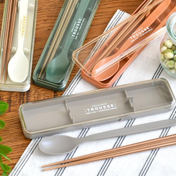 商品名トルース 抗菌六角箸入りコンビセット商品詳細サイズ約 W21×D4.7×H2cm箸、スプーン全長：約 19.5cm重量約82g素材AS樹脂、ABS樹脂、天然竹※箸にイオンピュア抗菌剤入り塗装※スプーンに富士ケミカル株式会社バクテキラー...