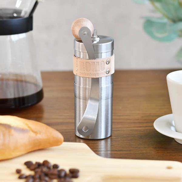 商品名コーヒーミルウッド&amp;コーヒーミルホルダー商品詳細サイズ本体:約 Φ48×H135mmハンドル:約 W145×H30mmホルダー:約 Φ55×H23mm重量本体(ハンドル含む):約 253gホルダー:約 6g素材本体(ハンドル含...