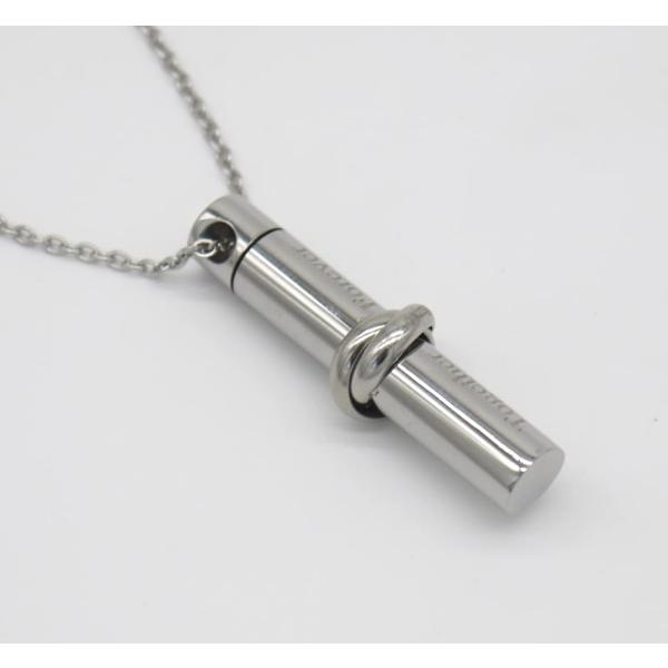 バリエーションコード : 2B2F1V2OCQ・遺骨や遺毛などを納めることが出来るペンダントです。故人や家族同然として扱われているペットの供養に、手元供養としてお使いください。・飼い主様が別れを悲しむだけでなく、前を向いて歩んでいくための力...