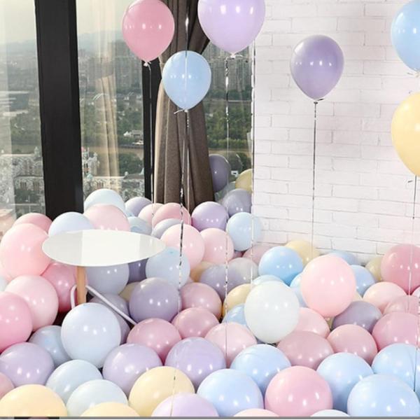 「やわらかマット質感」 風船の表面に、顔が映りにくいマットな質感。やわらかく肌ざわりがいいため、色々な場面で使いやすいです。100個の風船を部屋中に敷き詰めても、圧迫感なく使えます。「床を埋めてもかわいい」 デザインが思いつかなくても大丈夫...