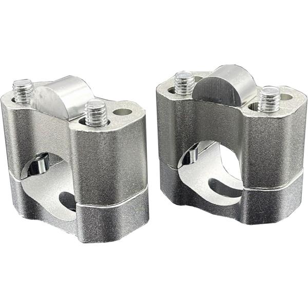 バリエーションコード : 2B98QXV5D3バイク ハンドル アップ スペーサーです。既存のハンドル取付ステー部分に取り付け嵩上げするマウント スペーサー。ハンドル径は22mm（22.2mm）と28mm（28.6mm）の両方mのハンドルに...