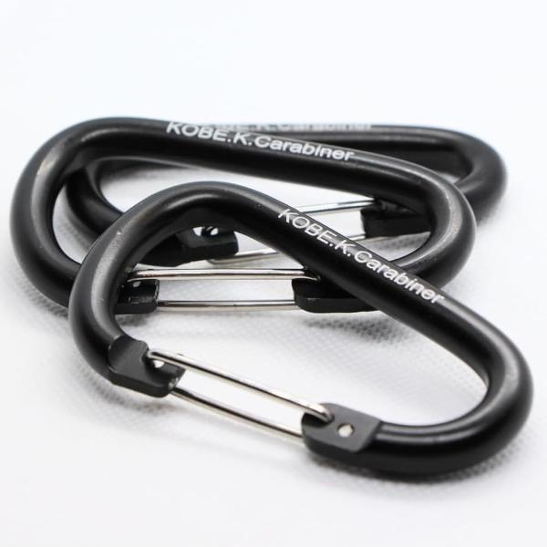 バリエーションコード : 2B9G8QYCTT商品仕様（スペック） 入個数：3個入り サイズ：約7.5cm x 4.5cm 厚み：約6mm 重量：約18g 材質：高品質アルミ合金 仕上げ：耐久性のある塗装 形状：D型デザイン ゲートタイプ：...