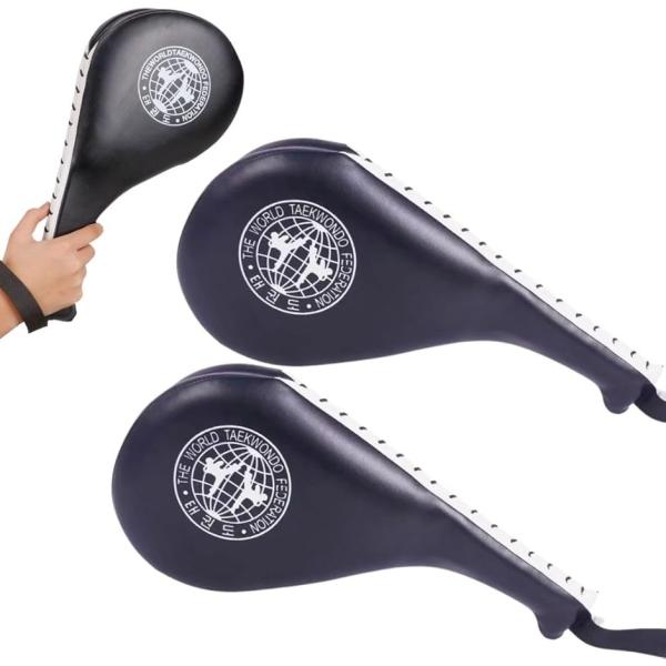 「高品質素材で快適な打撃練習」合成皮革と高弾性スポンジを使用し、柔らかく心地よい打撃音がクリーンヒット時に響く設計。耐久性に優れたミットは繰り返しの使用でも形状を保ち、長く愛用可能です。衝撃を吸収しつつ鋭い音でヒットの感覚を楽しめ、格闘技、...