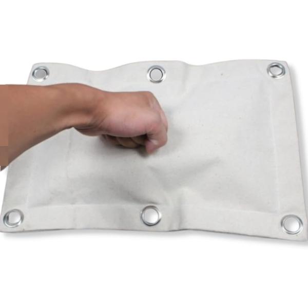 バリエーションコード : 2BJFKUXF65詠春拳のイップマン師匠より技は截拳道へも受け継がれました。この砂袋を使って編み出されたワンインチパンチを練習しましょう。Don't think. FEEL. 考えることよりも感覚を感じて覚えるこ...