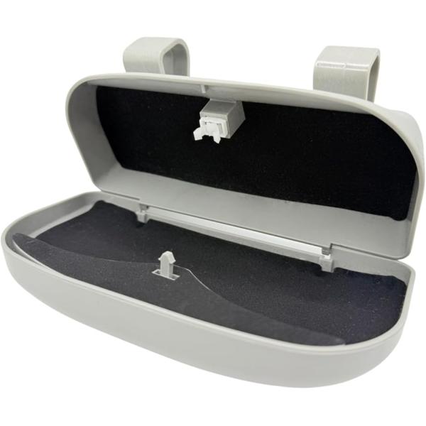 バリエーションコード : 2BR9IOISKR運転中の動線を乱さないワンタッチ開閉：開閉はプッシュ式を採用し、指一本で操作可能。走行中でも視線を大きく移動させる必要がなく、必要なタイミングでサングラスや眼鏡をスムーズに出し入れできます。信号...