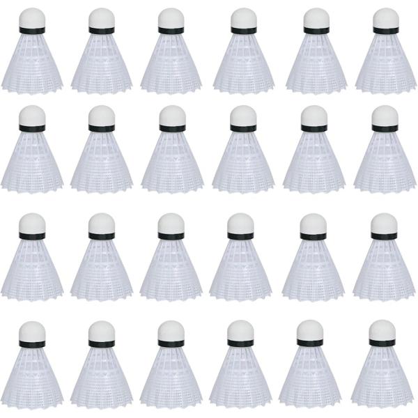 耐久性に優れたナイロン素材を採用 羽根シャトルに比べて耐久性が高く、壊れにくいナイロン製。長時間の練習や繰り返しの使用でもしっかり耐え、交換の手間を減らします。安定した飛行性能で練習に集中 バランスの取れた設計により、風の影響を受けにくく、...