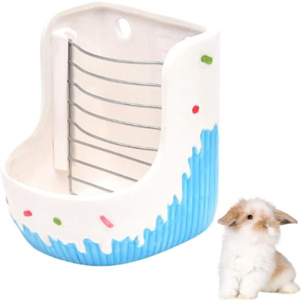 バリエーションコード : 2BUUO23T65「かじっても傷まない、頑丈なセラミック製」ウサギやチンチラの強いかじり癖にも耐えるセラミック製。木製やプラスチック製と比べて長持ちし、劣化しにくいため、繰り返し使えて経済的。「固定式でこぼれにく...