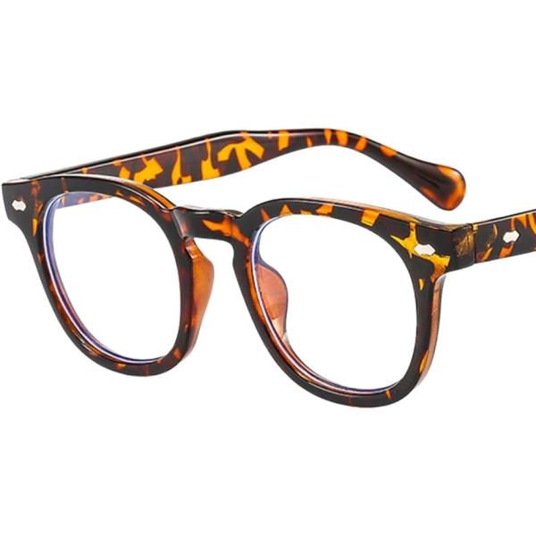 バリエーションコード : 2BU8XGVOIK「クラシックボストン」ボストンメガネは丸みを帯びた形状のため、四角顔や面長顔に特によく似合います。また、三角顔のシャープな顔立ちにも自然にマッチするフレームです。「やわらかい、かわいい、カジュア...