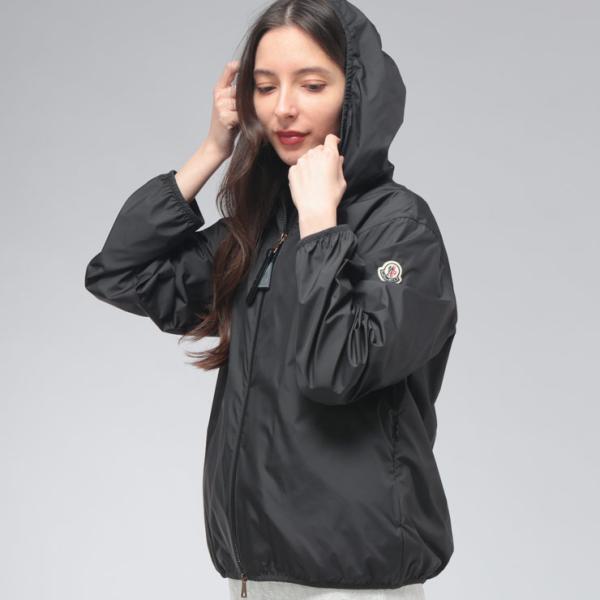モンクレール MONCLER レディース ナイロンジャケット Fegeos レザーチャームジップ クロップド丈 ストレッチナイロン ブルゾン MCLFEGEOS6 ブランド アウター