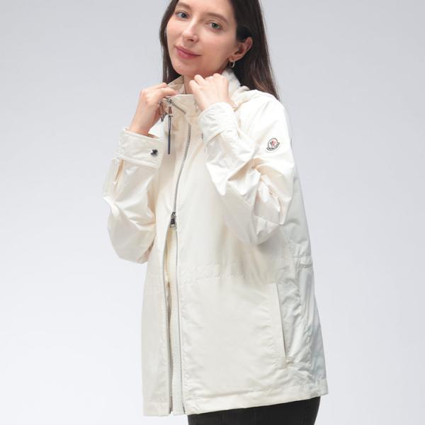 MONCLER（モンクレール） レディース ジャケット ロゴ フード収納