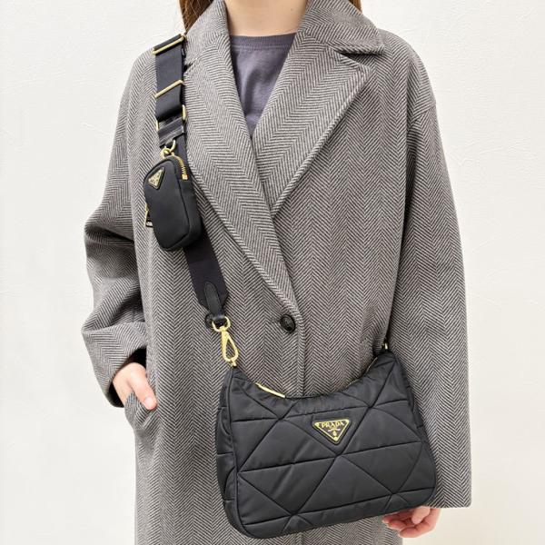 未使用級✨ プラダ PRADA パッカブルコート ポーチ 三角ロゴ ブラック PRADA（プラダ） バッグ レディース ロゴ トライアングルロゴ パデット