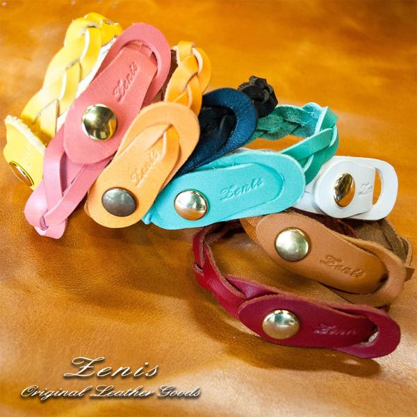 Zenis(ゼニス）のオリジナルブレスレットです。ナチュラルレザー（牛革）ティーポを使用しています５mm幅のテープを編み込んだメッシュです丁寧に１点づつ職人の手で仕上げています使い込むほどに色が深みをまして、光沢も出てきますシンプルなデザイ...