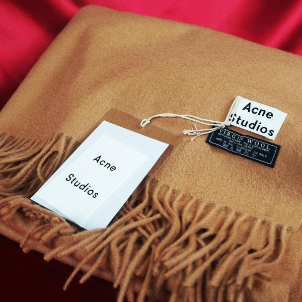 アクネ 大判ストール ブランド 新品 安い 女性 可愛い 上品 アクネストゥディオズ マフラー ストール 大判 Acne Studios レディース ユニセックス メンズ おしゃれ かわいい 旧タグ 激安 在庫処分 ストールピン付き 代購幫