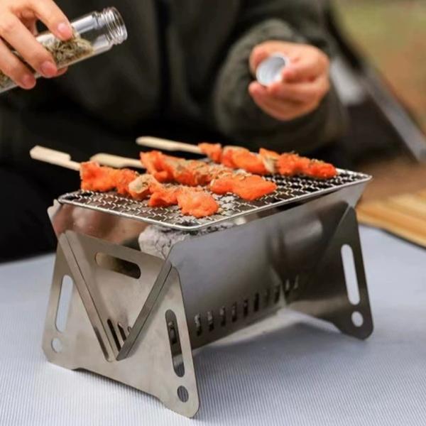 商品情報サイズ：本体：13x16x21cm網：13x20.5cm重量：約460g【瞬時に展開・収納】バーベキューコンロは「瞬時に展開・収納できる」という特質がポイントです。分解可能なので、パーツを簡単に取り外せて洗えます。お手入れが簡単にな...