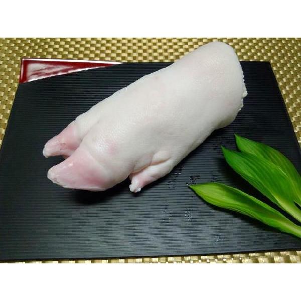 ・毛焼きの際、多少焦げ目が残る場合がございますがご了承ください。・商品の性質上、毛が残る場合もございますのでご了承ください。・本品は加熱用です。本商品の消費期限は、・冷凍のままであれば本品発送日の前日から９０日間。・冷凍庫から冷蔵へ移した場...