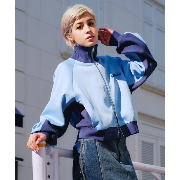 『タイムセール実施中』参考価格：11，550円発売時期：2023年02月コンディション：D（傷・汚れあり）傷や汚れがあるが使用には問題ないアイテム全体的：色あせ、汚れ後身頃：ほつれ参考商品名：atmos pink バイカラートラックジャケッ...