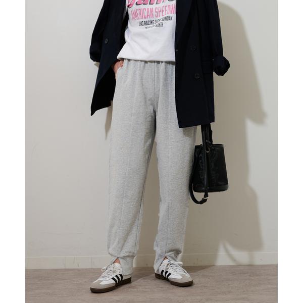 『セール実施中』参考価格：8，800円発売時期：2025年02月コンディション：B（目立つ使用感なし）使用感が少ない、または気にならないアイテムすそ周り：汚れ参考商品名：センタースリットスウェットパンツ参考品番：25070462107020...